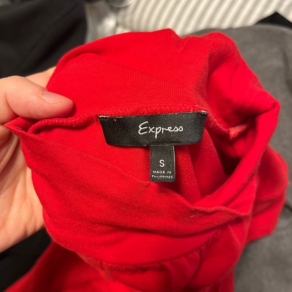 Express Red Short Sleeve Top - Picture 3 of 3